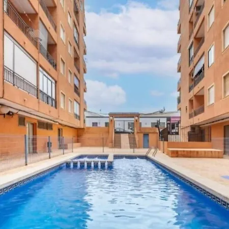 Moderno Apartamento Con Piscina A Pocos Minutos De La Playa Y Aire Acondicionado *